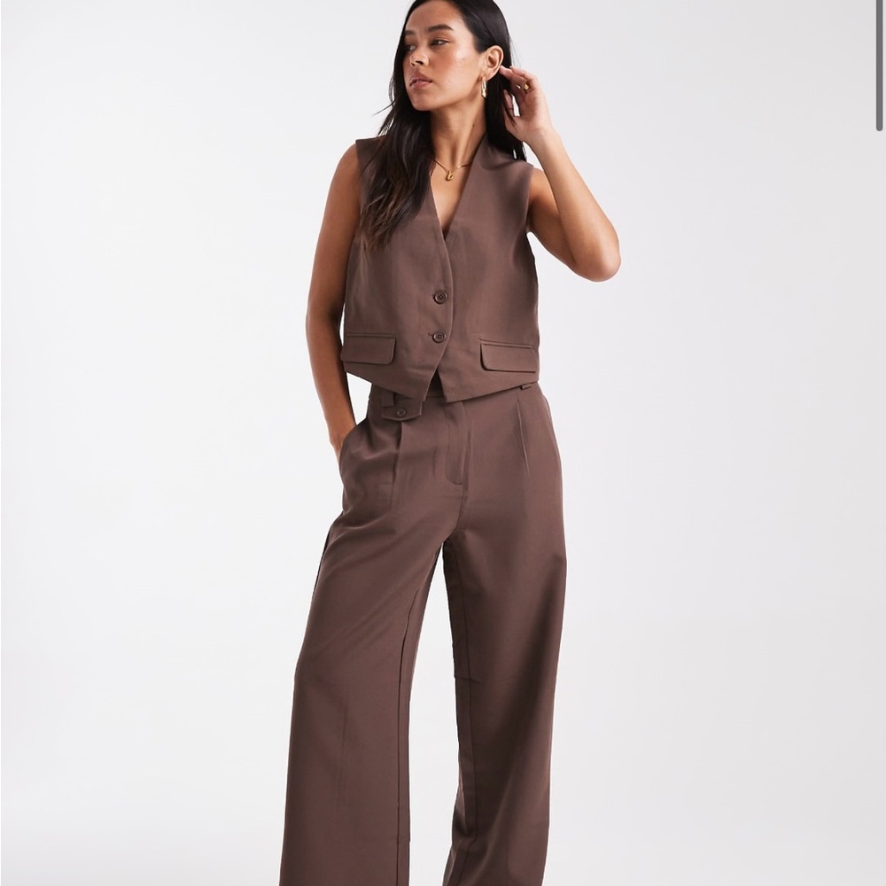 NWT asos Brown Sleeveless work two piece set. Pants